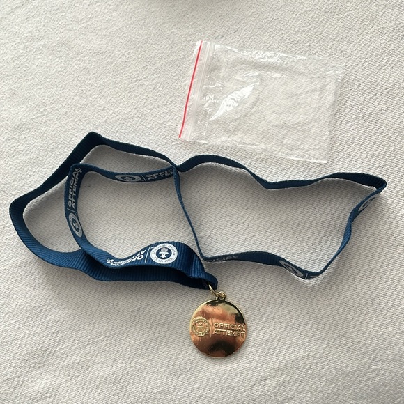 NWT Guinness World Records LOT of 3 Ballcap HAT Lanyard Metal Lapel Pin Official - Picture 10 of 17